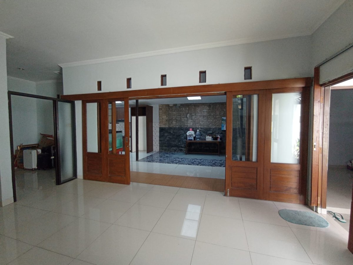 Rumah cluster elit strategis siap pakai di Kartasura solo - Foto 12