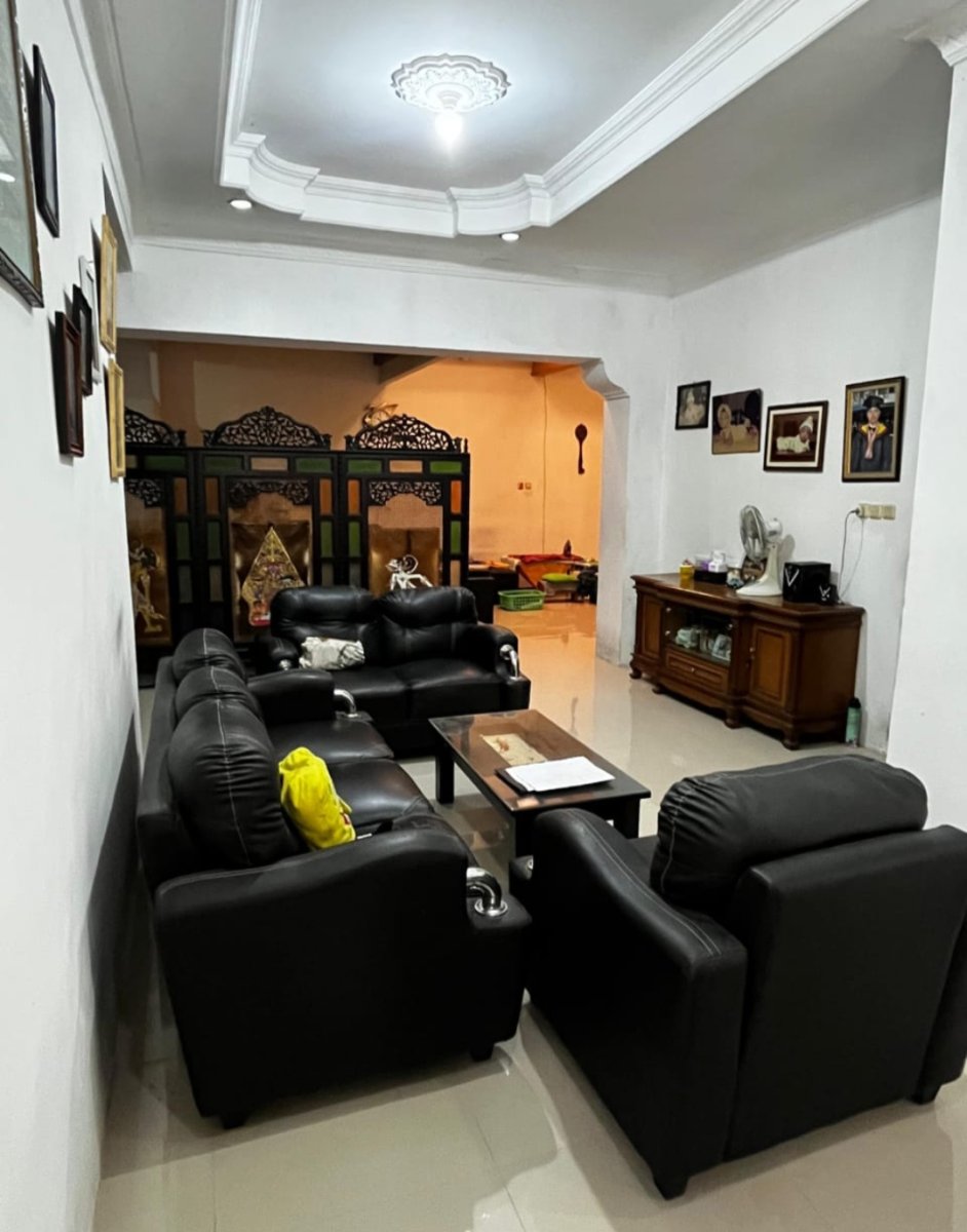 Rumah Bagus Strategis di Cluster Gentan - Foto 4