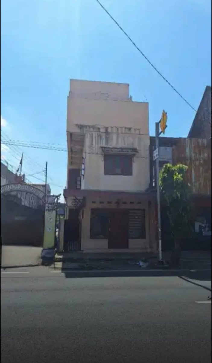Ruko Strategis 3 Lantai di Jalan RE Martadinata