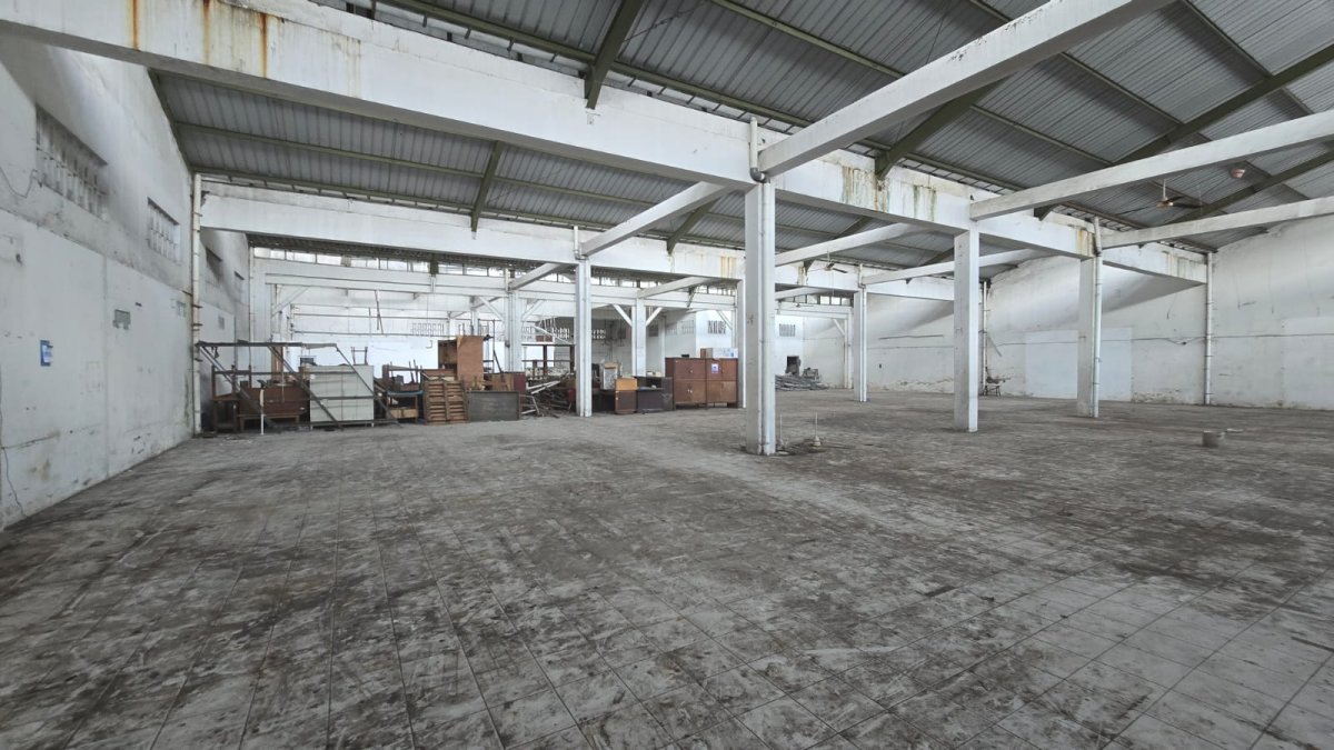 Tanah Luas Bonus Bangunan Ruang Produksi dan Showroom - Foto 4