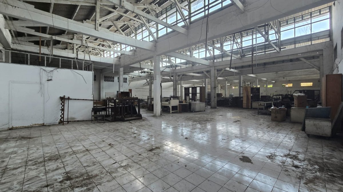 Tanah Luas Bonus Bangunan Ruang Produksi dan Showroom - Foto 6