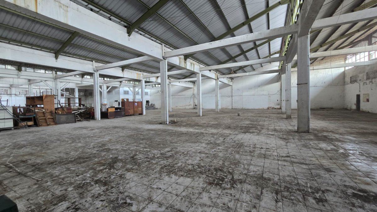 Tanah Luas Bonus Bangunan Ruang Produksi dan Showroom - Foto 10