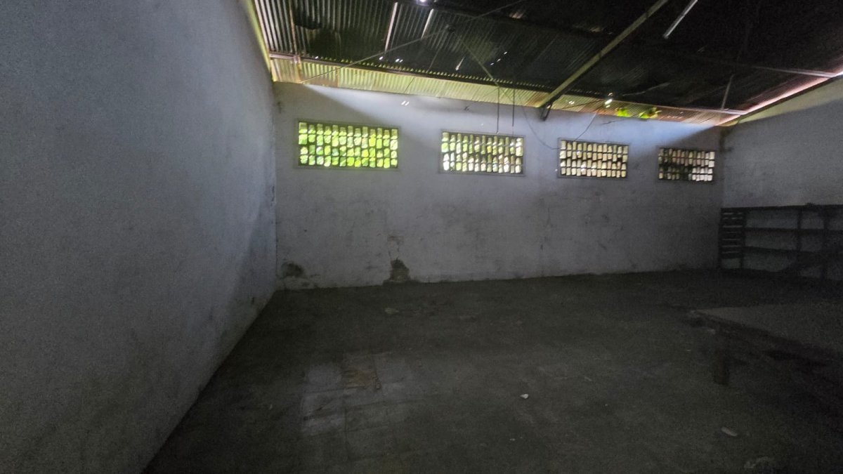 Tanah Luas Bonus Bangunan Ruang Produksi dan Showroom - Foto 11
