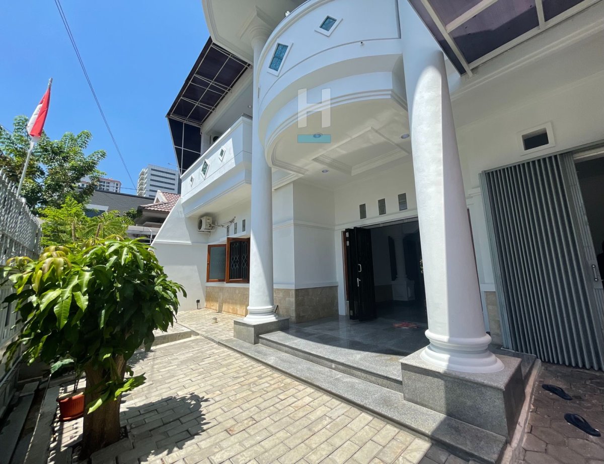 Rumah Elit 2 Lantai Siap Huni di Solo Baru - Foto 2
