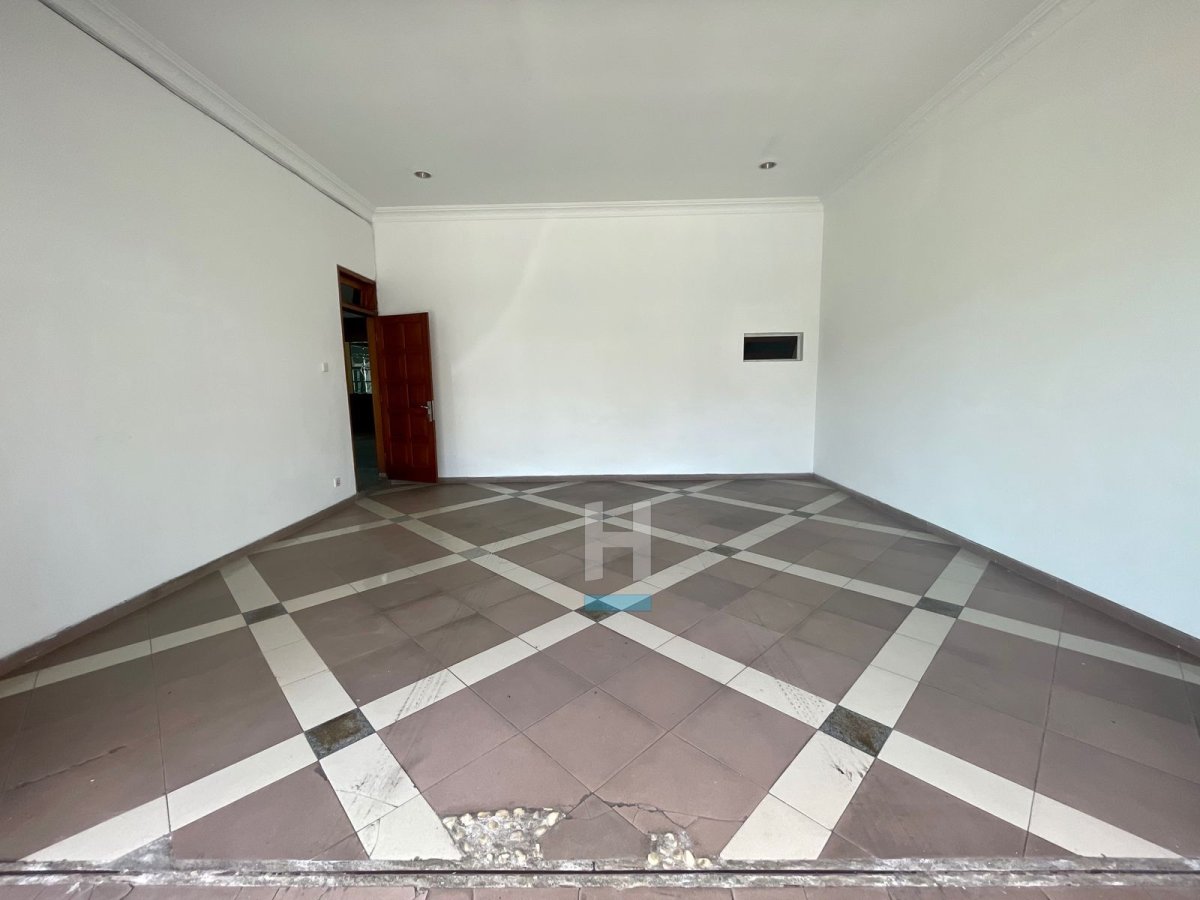 Rumah Elit 2 Lantai Siap Huni di Solo Baru - Foto 5