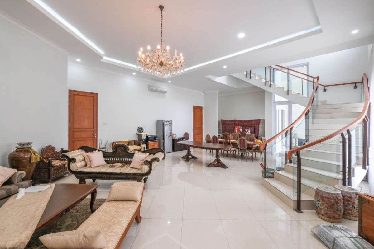 Disewakan Rumah besar area pejaten