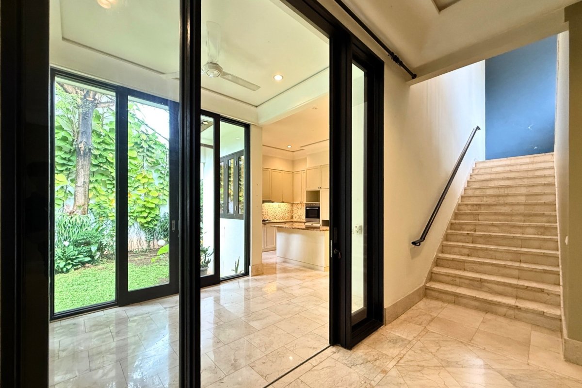 Disewakan Compund House area kemang
