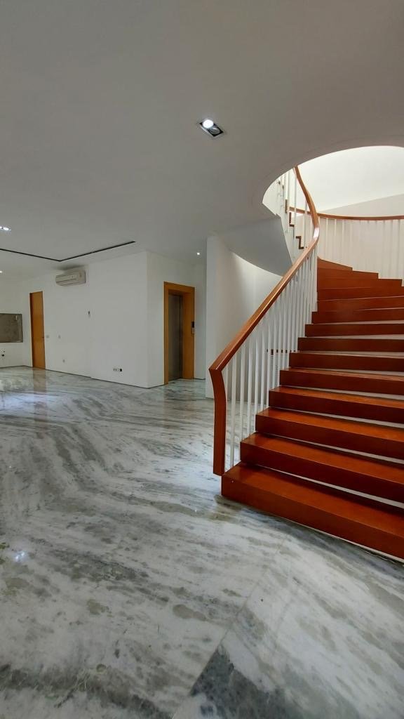 Rumah Tropical Modern design by Ateiler Riri - Foto 3