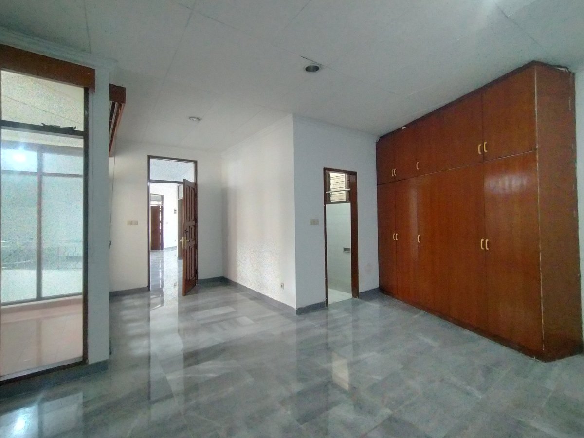 Rumah Baru Renovasi Unfurnished 5 Kamar di Kebayoran Baru