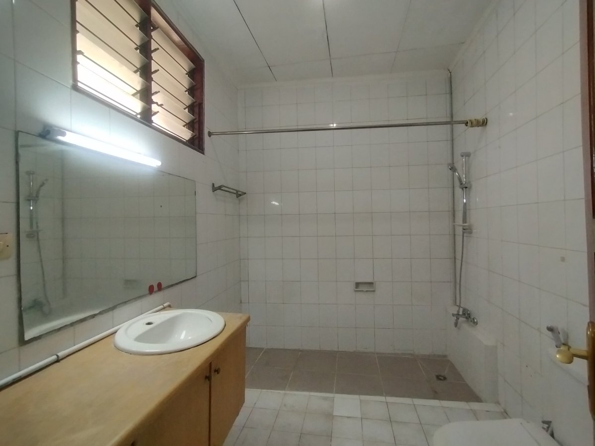 Rumah Baru Renovasi Unfurnished 5 Kamar di Kebayoran Baru - Foto 3