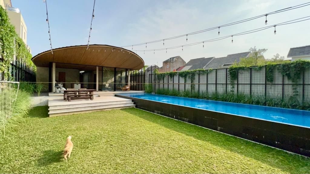 Rumah Mewah Kolam Renang Dekat Jalan Adi Sucipto Colomadu Solo - Foto 6