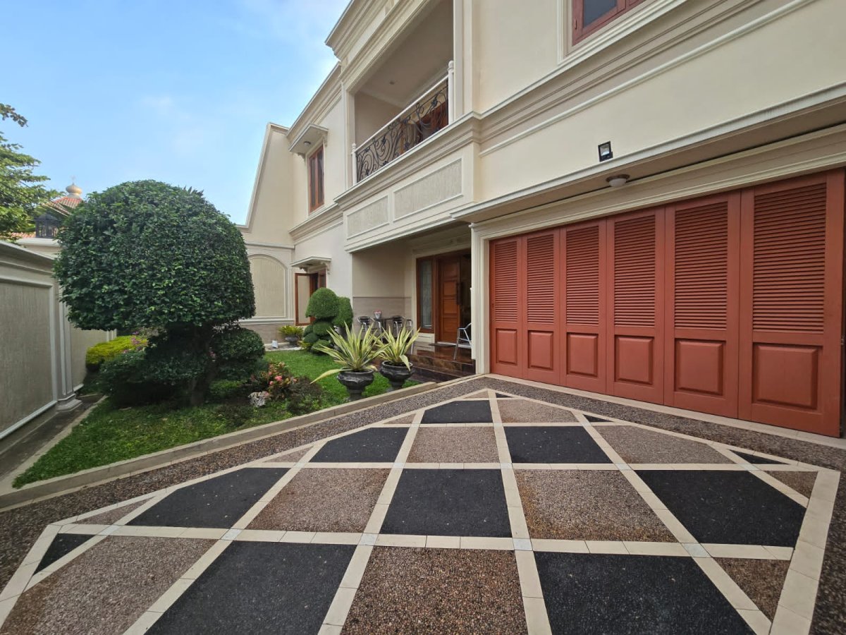 Rumah Mewah Modern di Panularan Laweyan Solo - Foto 3