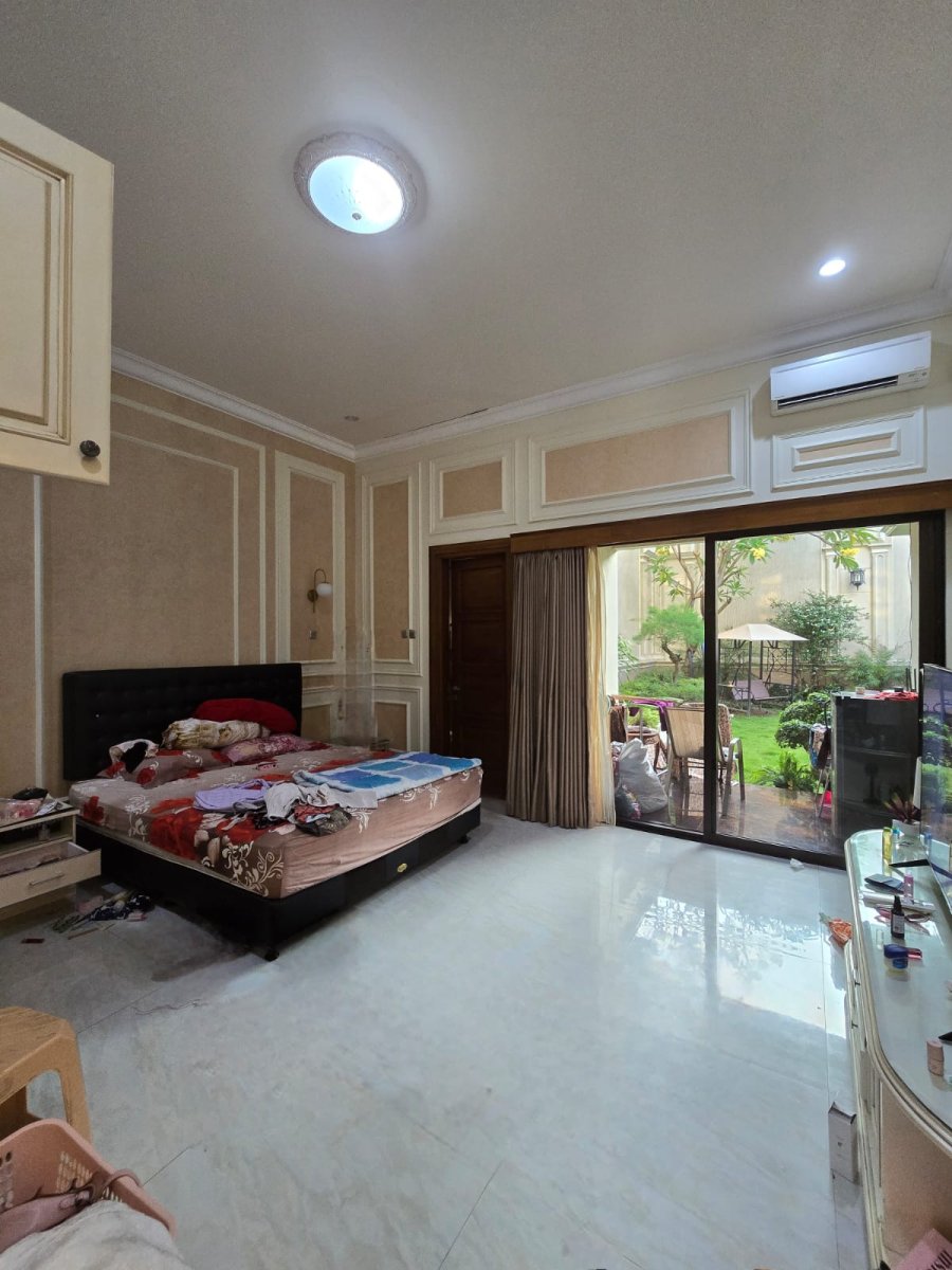 Rumah Mewah Modern di Panularan Laweyan Solo - Foto 14