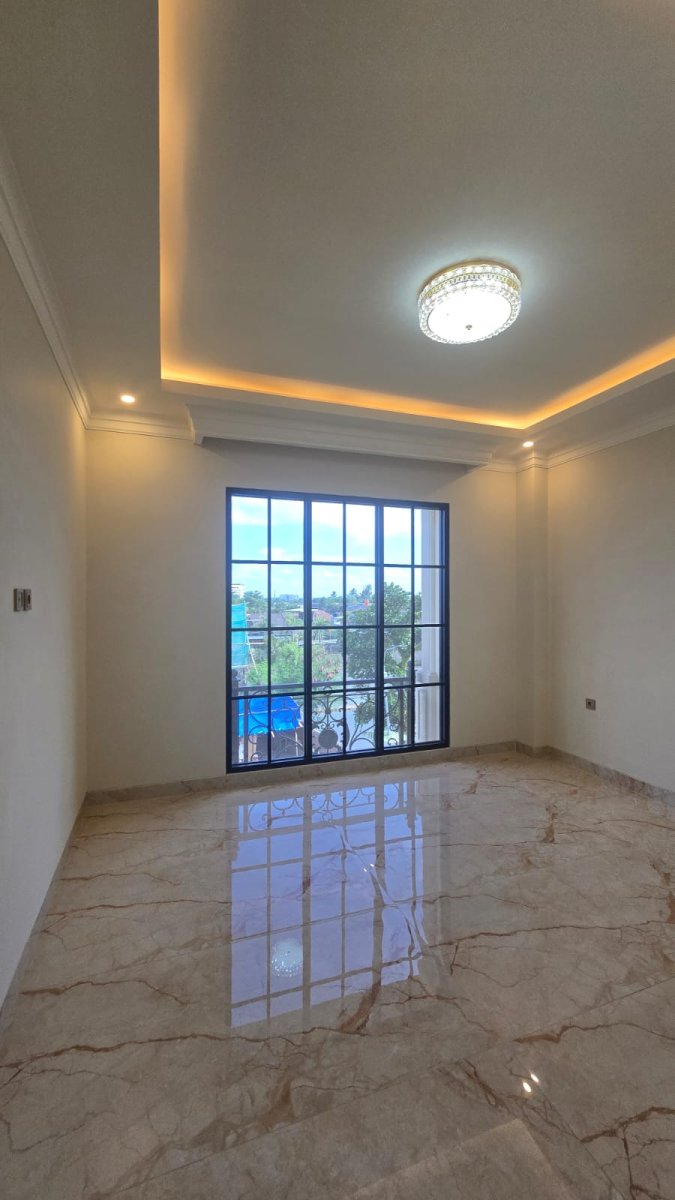 Rumah Mewah Kolam Renang Dekat Ringroad Jogja - Foto 8