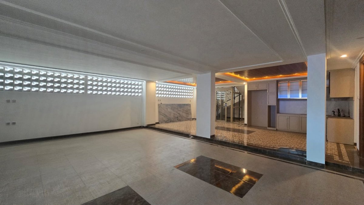 Rumah Mewah Kolam Renang Dekat Ringroad Jogja - Foto 10