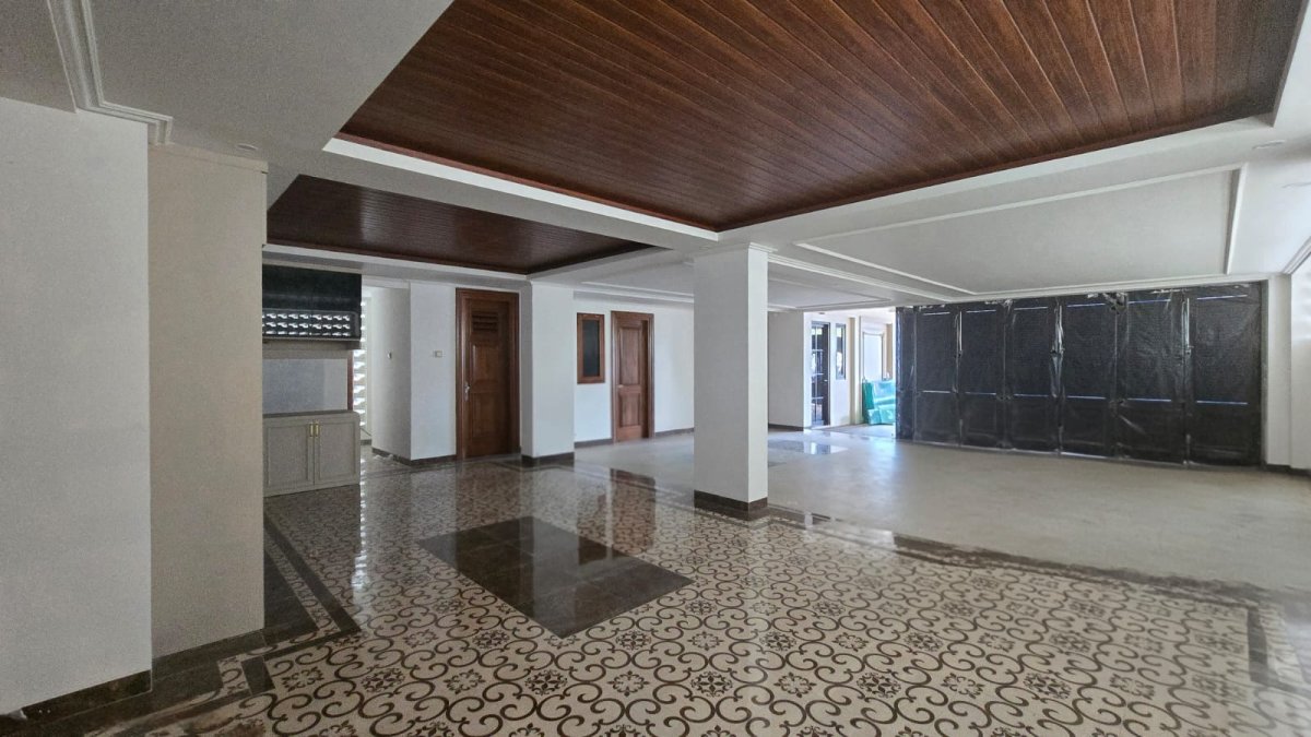 Rumah Mewah Kolam Renang Dekat Ringroad Jogja - Foto 13