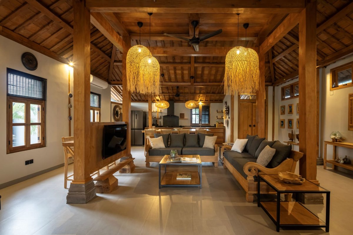 Rumah Mewah Full Furnished Dengan Joglo Modern dan Kolam Renang - Foto 3