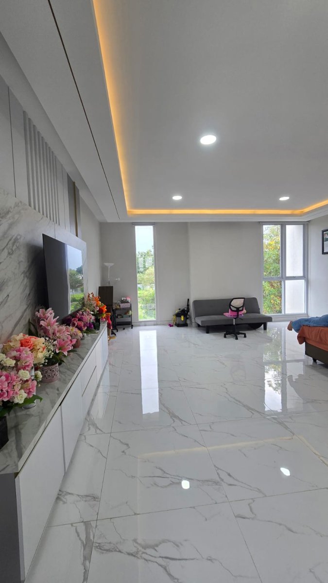 Rumah Mewah Minimalis Kolam Renang Di Cluster Elite Solo Baru - Foto 14