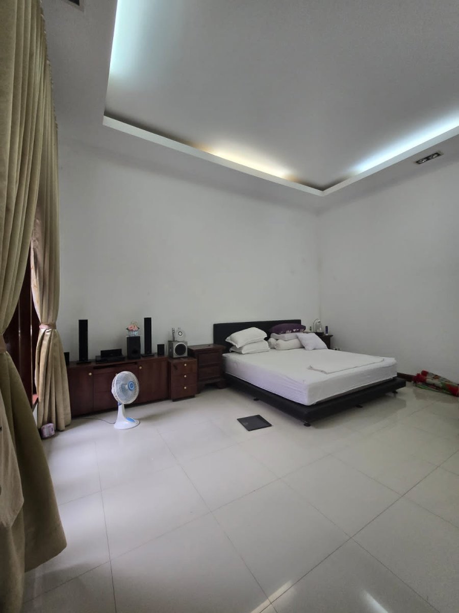 Rumah Mewah Kolam Renang di Perumahan Tirtamaya Residence Gentan Solo - Foto 4