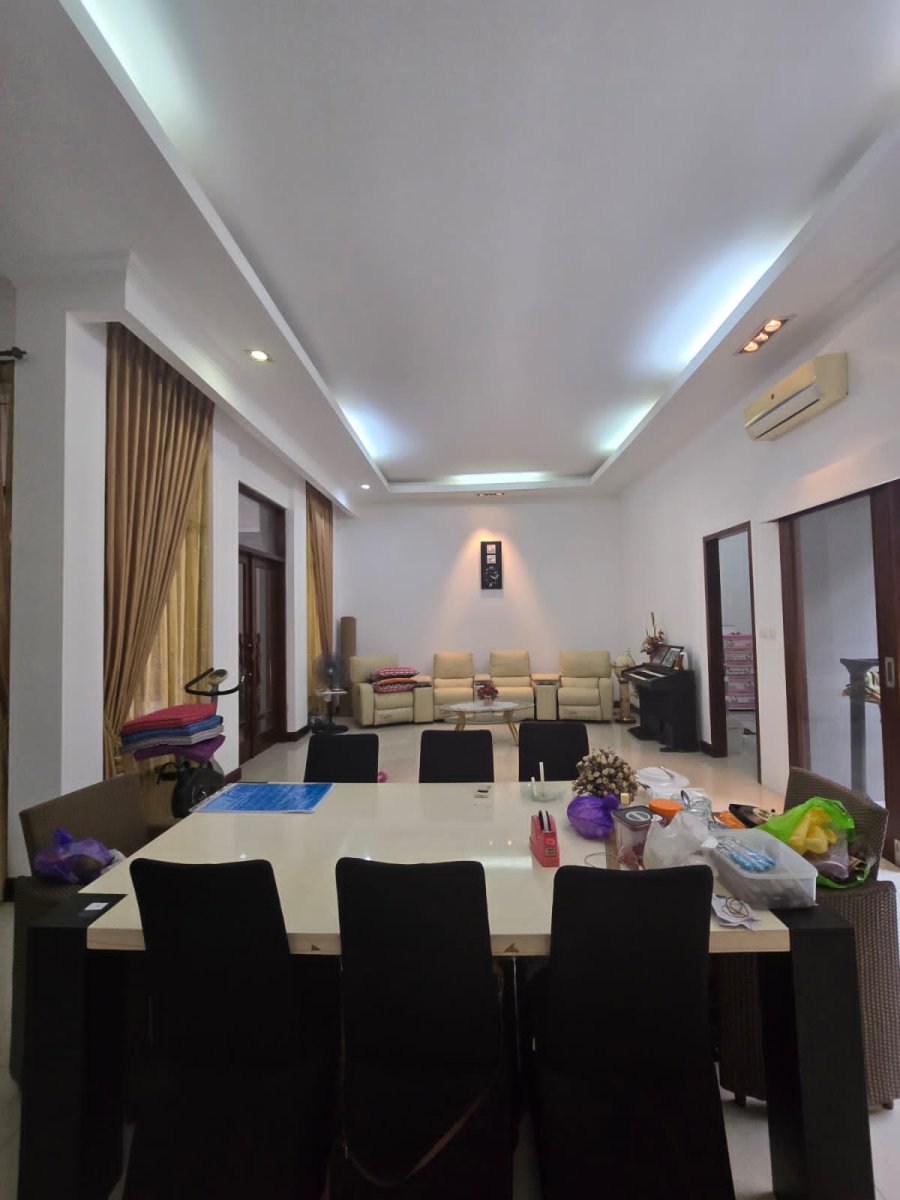 Rumah Mewah Kolam Renang di Perumahan Tirtamaya Residence Gentan Solo - Foto 11