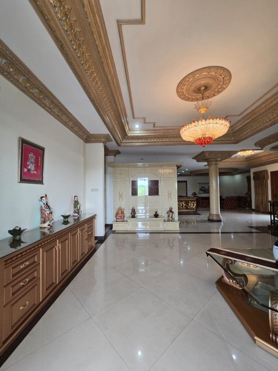 Rumah Mewah Modern di Perumahan Elite Sektor 1 Solo Baru - Foto 3