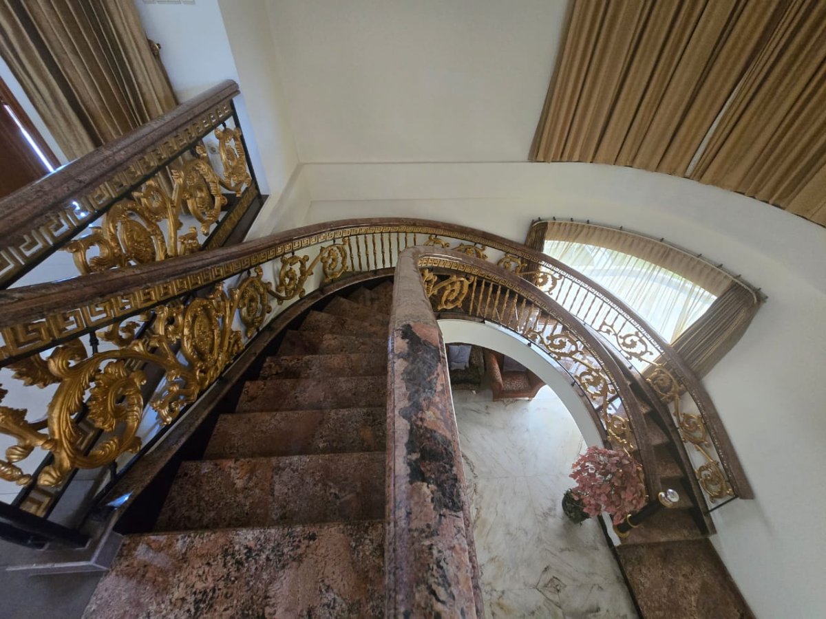 Rumah Mewah Modern di Perumahan Elite Sektor 1 Solo Baru - Foto 8