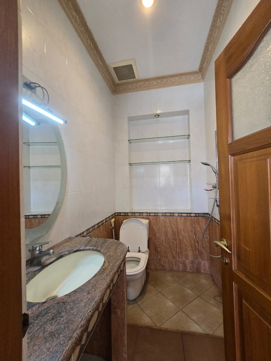 Rumah Mewah Modern di Perumahan Elite Sektor 1 Solo Baru - Foto 10