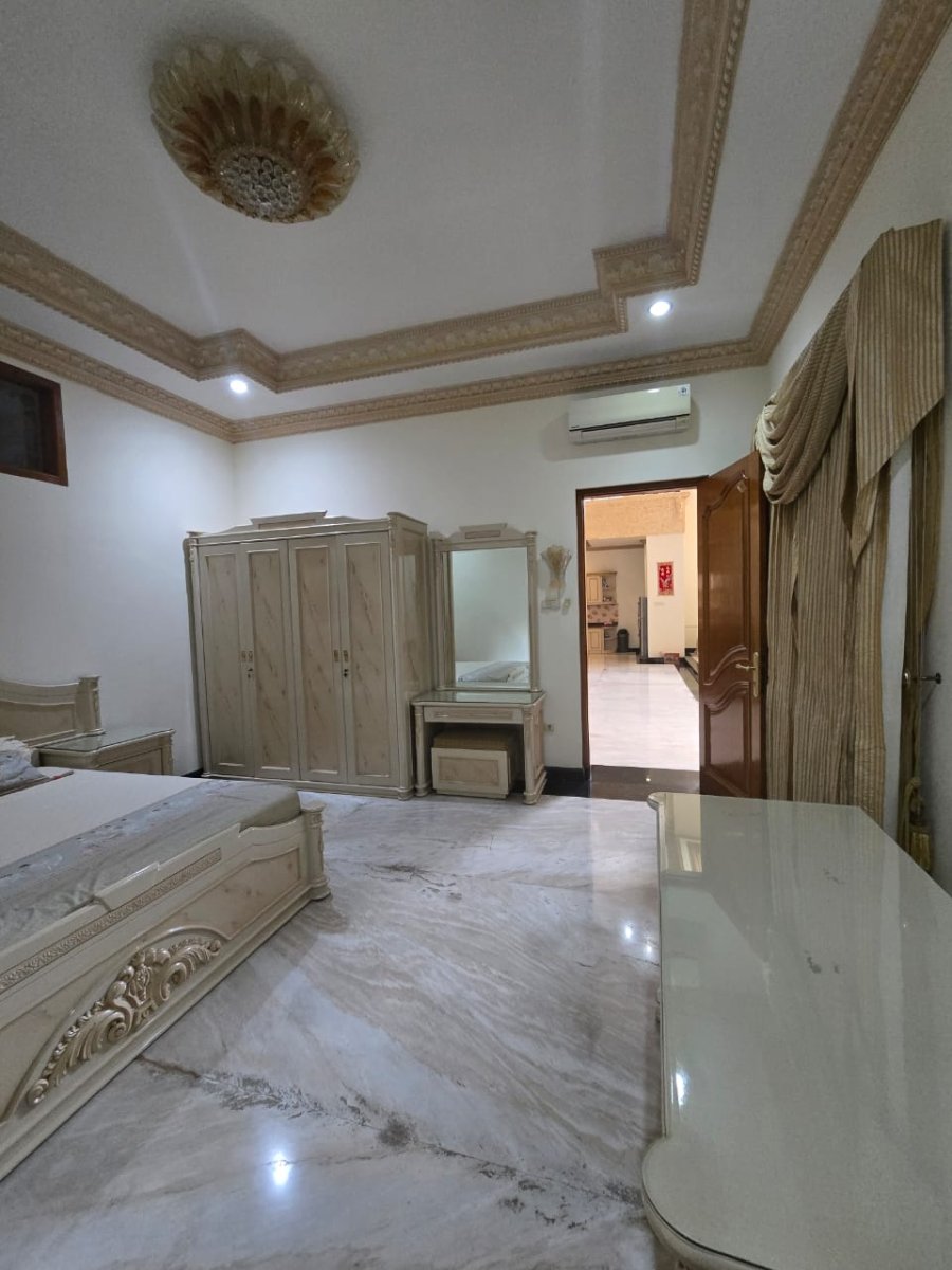 Rumah Mewah Modern di Perumahan Elite Sektor 1 Solo Baru - Foto 13