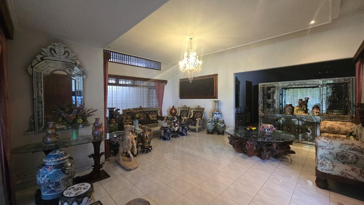 Rumah Kayu Jati Strategis di Kerten Laweyan Solo - Foto 6