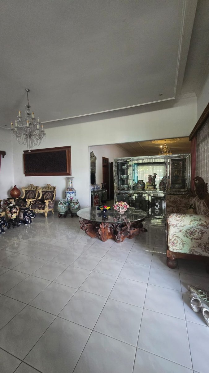 Rumah Kayu Jati Strategis di Kerten Laweyan Solo - Foto 9