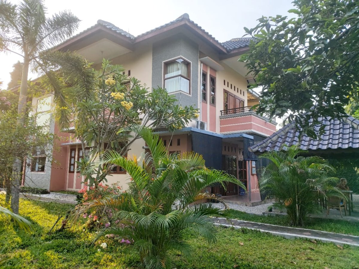 Rumah Mewah Anti Gempa di Colomadu Solo - Foto 9