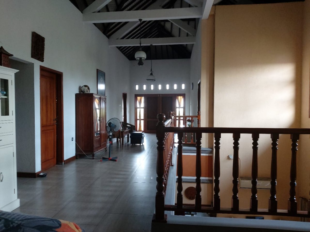 Rumah Mewah Anti Gempa di Colomadu Solo - Foto 10