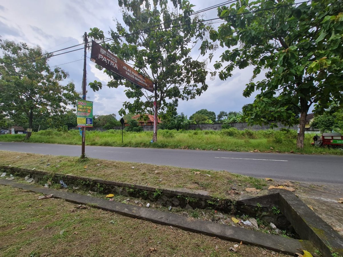 Tanah istimewa dapat 3 jalan dekat jalan adi sucipto colomadu solo - Foto 2