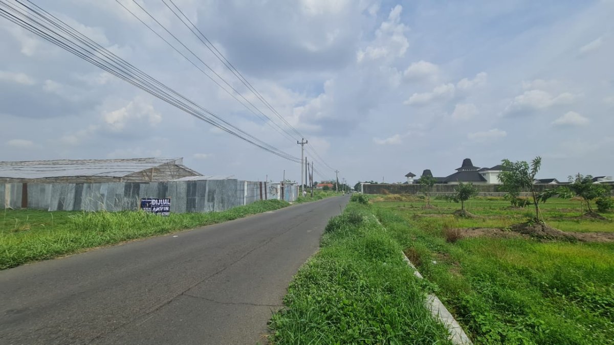 Tanah strategis dekat jalan adi sucipto colomadu solo
