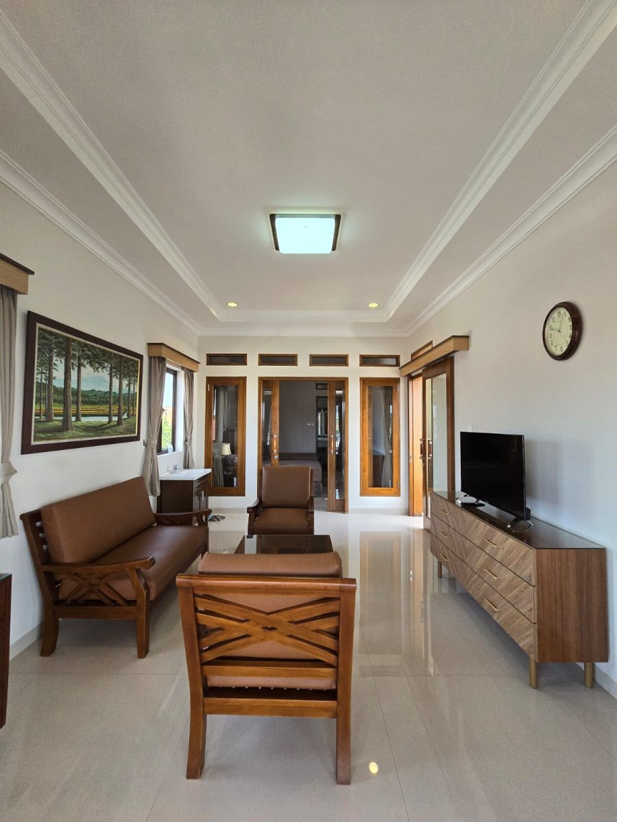 Rumah Mewah Minimalis Full Furnished Dekat Jalan Slamet Riyadi Solo - Foto 4