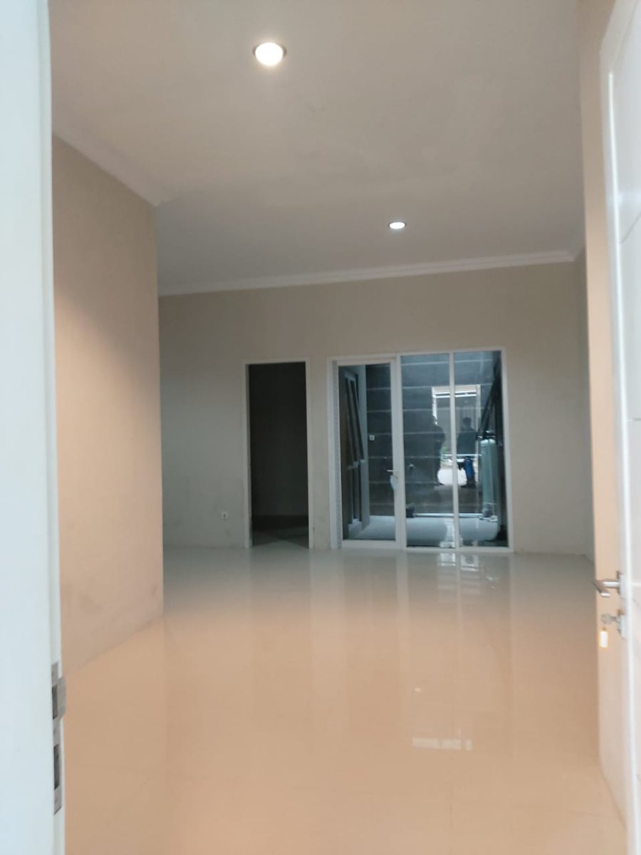 Rumah Minimalis Siap Pakai di Cluster Elite Gentan Solo - Foto 8
