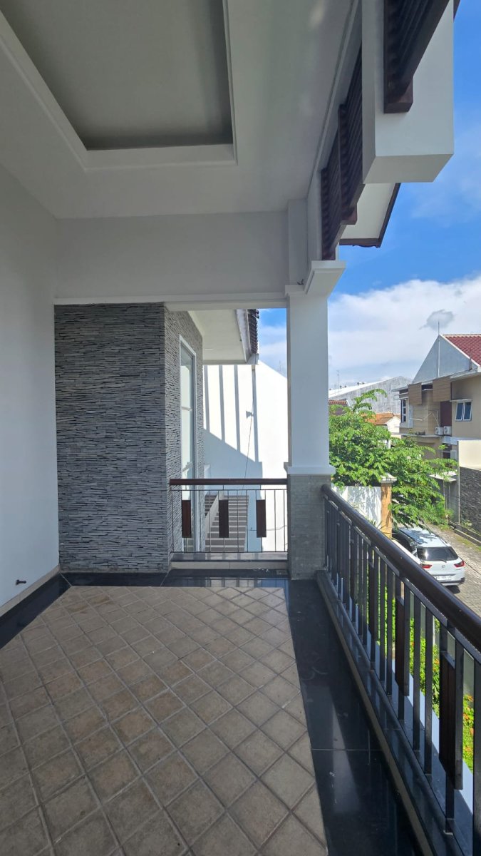 Rumah Mewah Minimalis di Cluster Elite Solo Baru - Foto 8