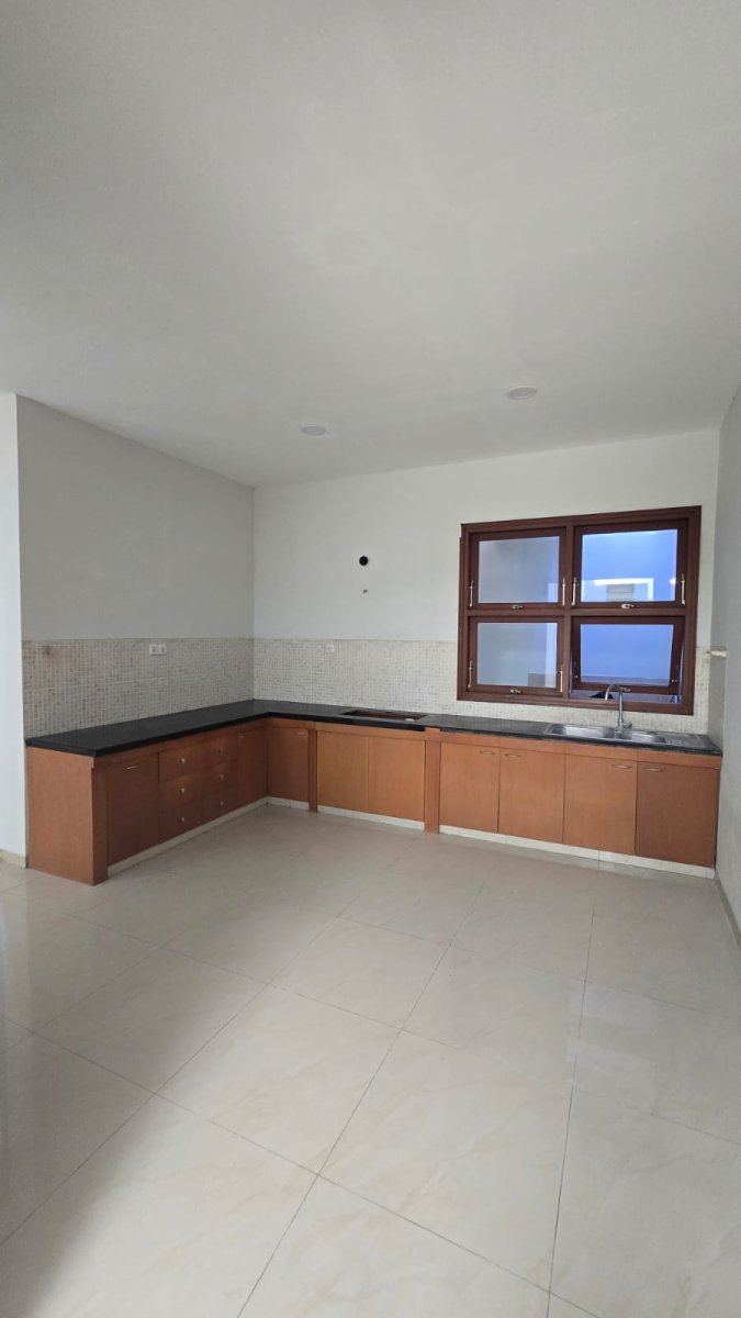 Rumah Mewah Minimalis di Cluster Elite Solo Baru - Foto 9