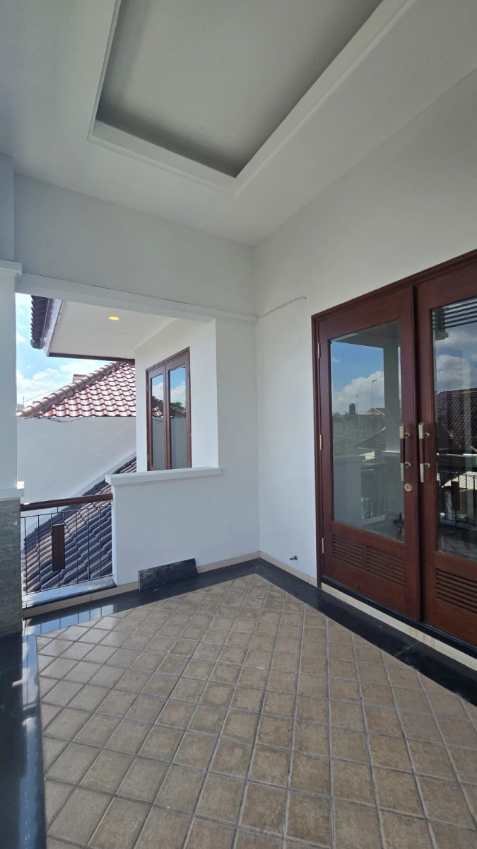 Rumah Mewah Minimalis di Cluster Elite Solo Baru - Foto 11