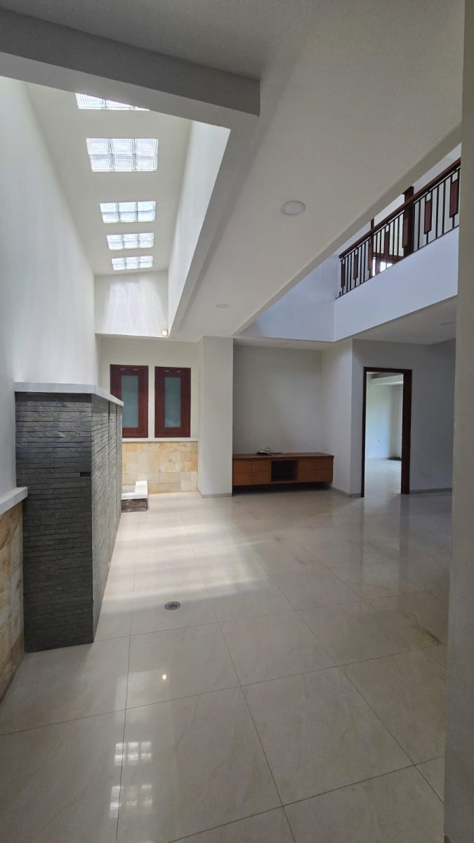Rumah Mewah Minimalis di Cluster Elite Solo Baru - Foto 12