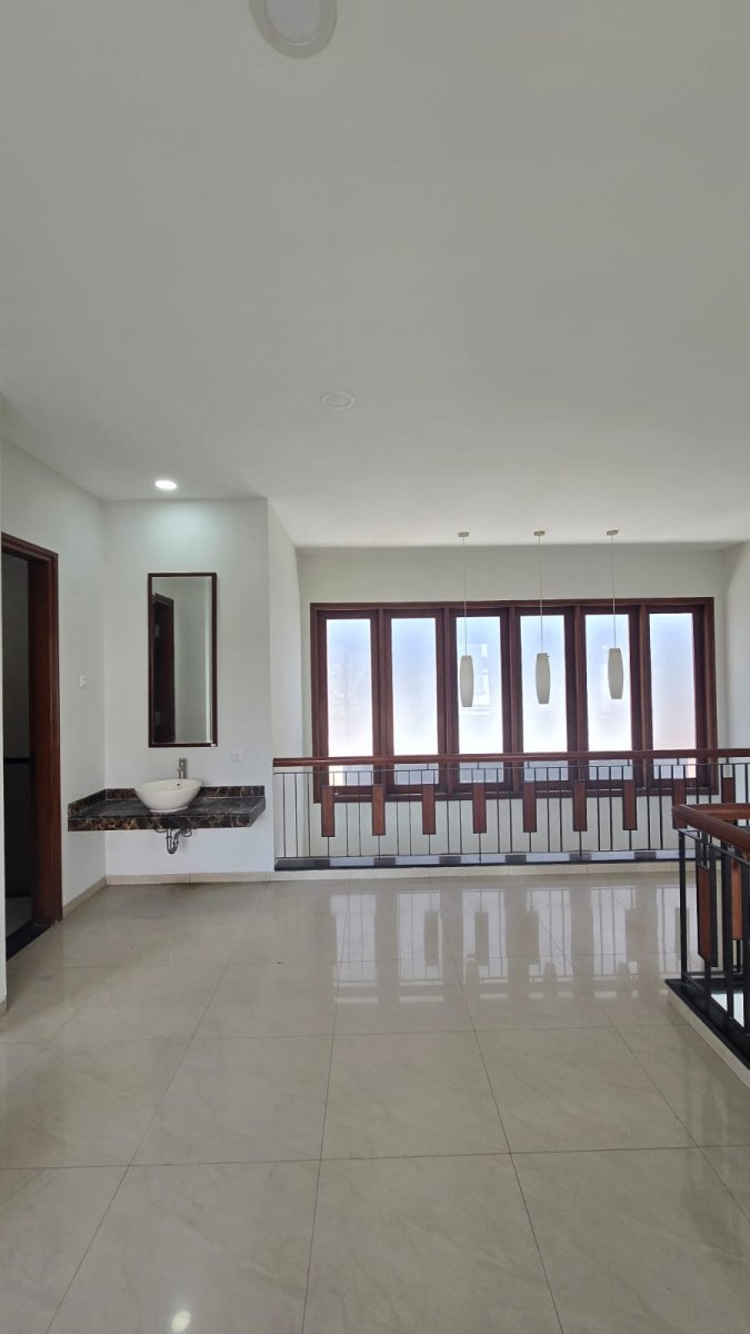 Rumah Mewah Minimalis di Cluster Elite Solo Baru - Foto 13
