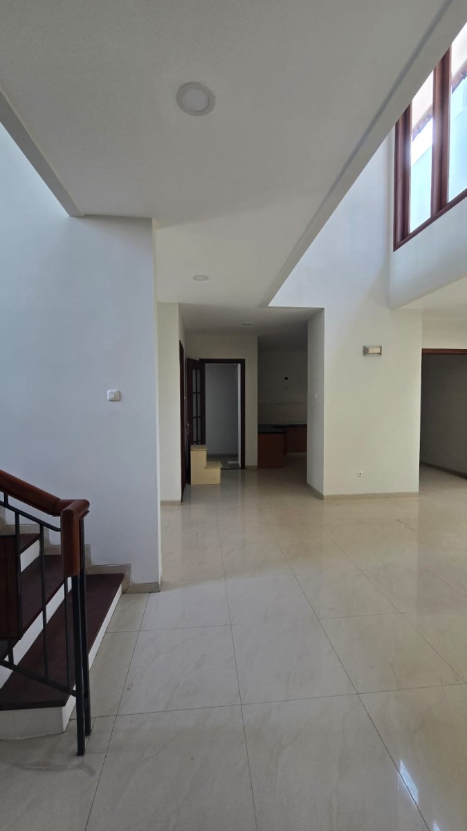 Rumah Mewah Minimalis di Cluster Elite Solo Baru - Foto 15