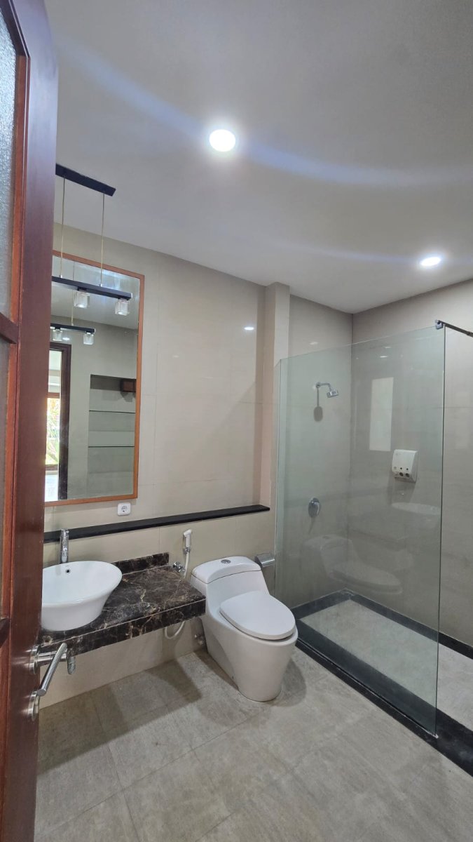Rumah Mewah Minimalis di Cluster Elite Solo Baru - Foto 2