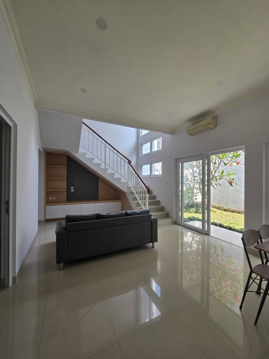 Rumah Mewah Minimalis di Cluster Elite Colomadu Solo - Foto 5