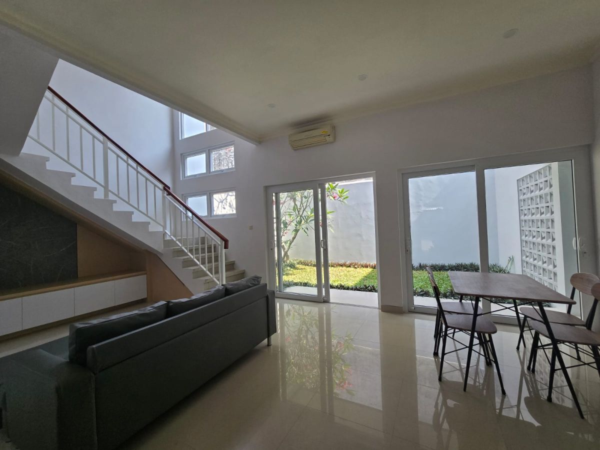 Rumah Mewah Minimalis di Cluster Elite Colomadu Solo - Foto 14