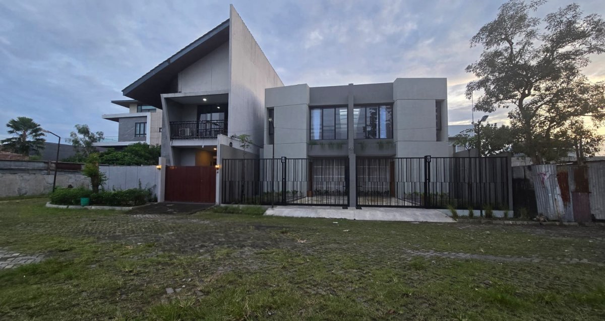 Rumah Baru Minimalis Full Furnished dekat Pakuwon Mall Solo Baru - Foto 2