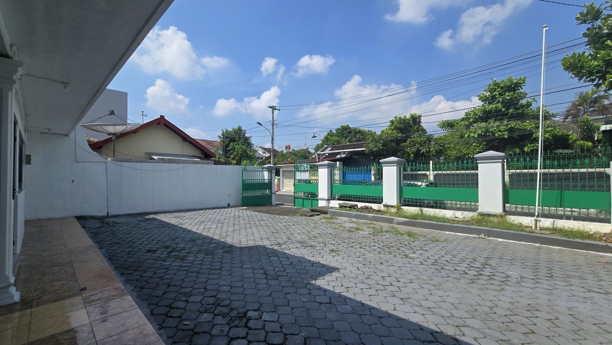Rumah Strategis Jalan Kebangkitan Nasional Penumping Laweyan Solo - Foto 3