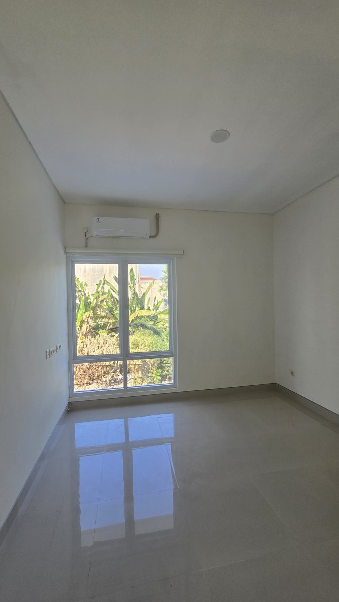 Rumah Baru Mewah Minimalis Di Jalan Bunga Solo Baru - Foto 13