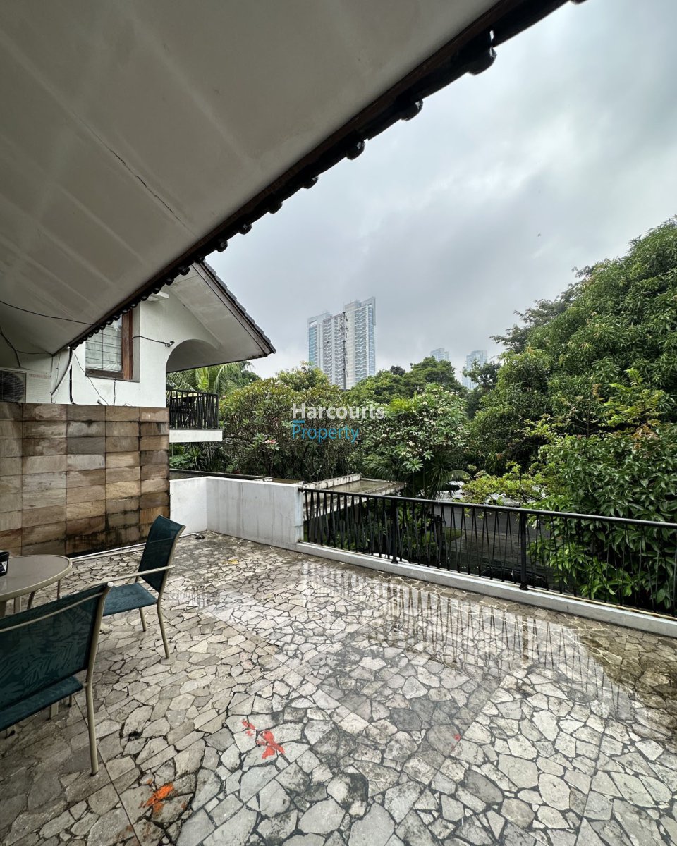 Dijual Rumah Bagus dengan Taman Luas dan Kolam Renang Lokasi Elit Area Jl. Dharmawangsa Kebayoran Baru - Foto 7