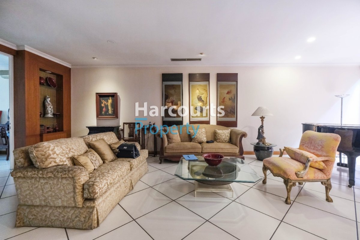 Dijual Rumah Bagus dan Nyaman Lokasi Strategis Area Menteng - Foto 2